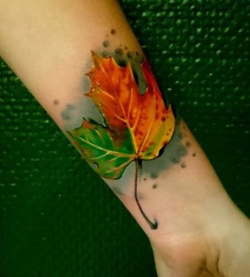 realistic-leaf-autumn-tattoo realistic-leaf-autumn-tattoo