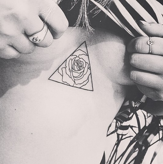 rose-triangle-sternum-tattoo