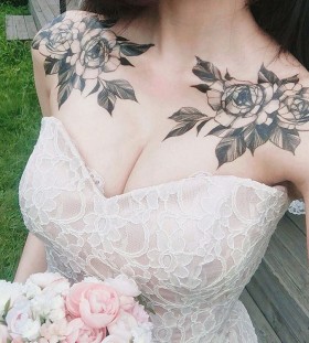 shoulder-and-collarbone-flower-tattoos