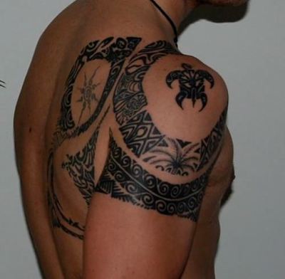 Cool Hawaiian Shoulder Blade Tattoo For Men