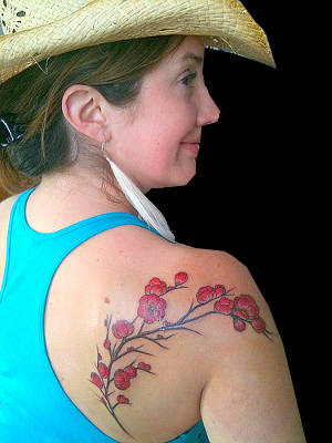 Shoulder Flower Tattoos for Cute Woman