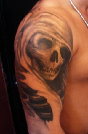 Ladies Skull Shoulder Tattoo Design For Both Men and Women Shoulder