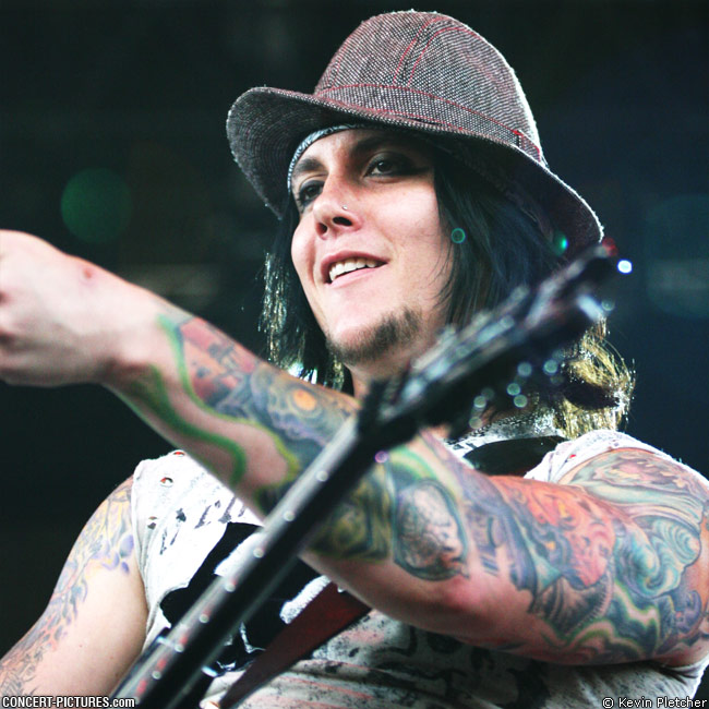 Synyster Gates Tattoos With His Guitar
