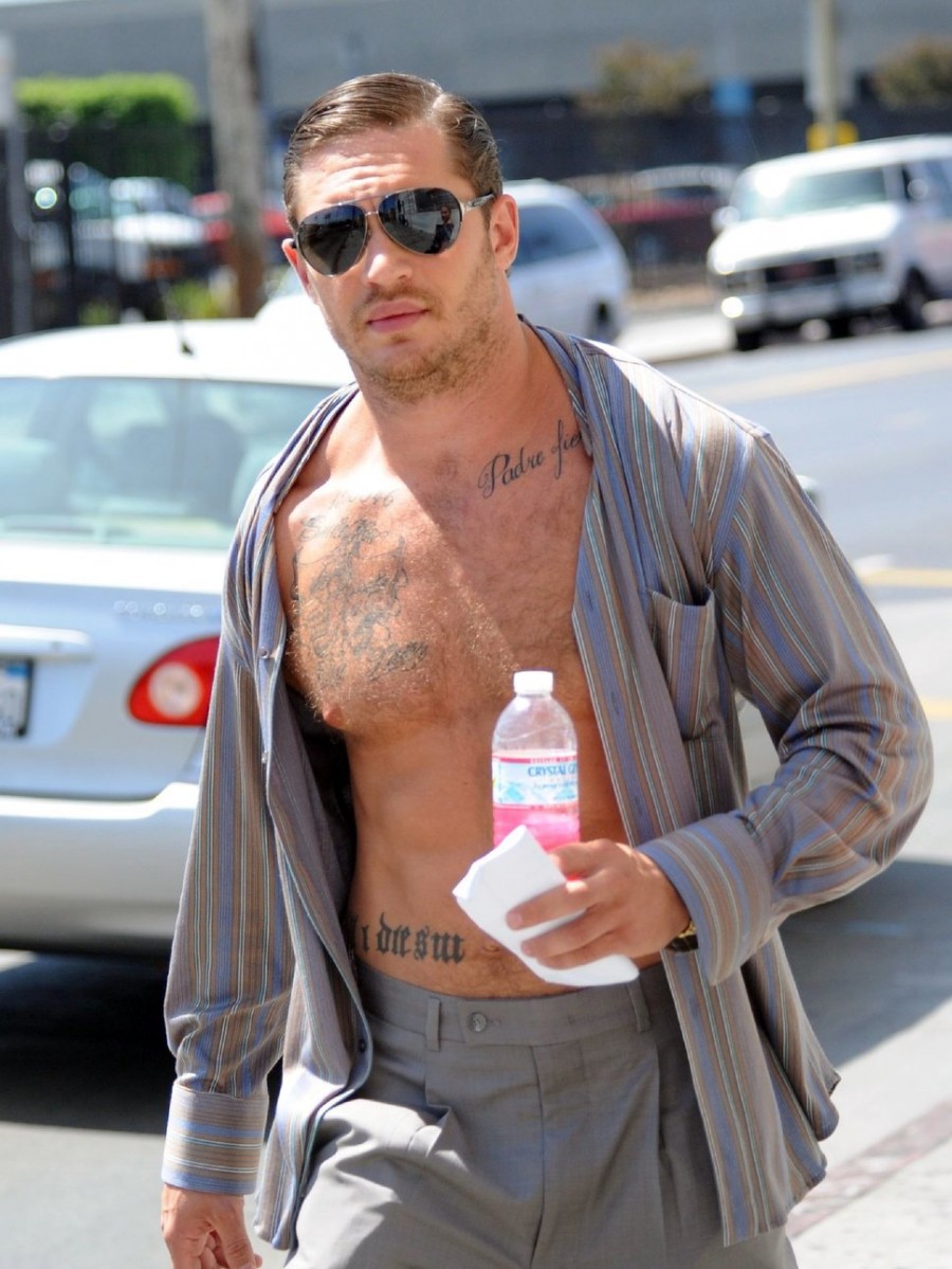 Tom Hardy Filming On Location Hotness Tattoos Sunglasses Photo