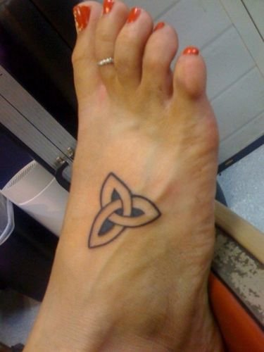 Cute Celtic Trinity Knot Leg Tattoo Design for Women